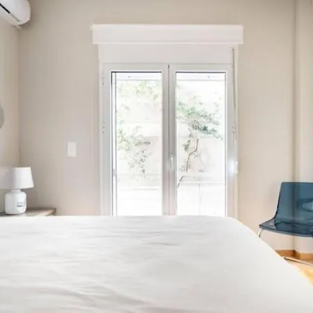 Flisvos Marina Refurbished Appartamento Atene