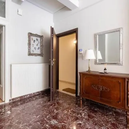 Flisvos Marina Refurbished Appartamento Atene